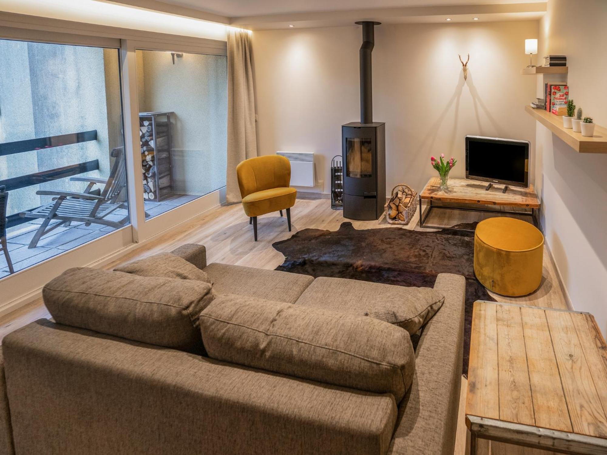 Alluring Holiday Home In Gros Fays With Garden Eksteriør bilde